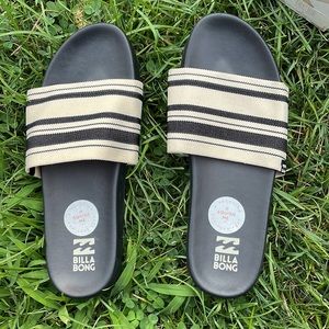 Billabong surf retreat sandals. New in box size 9